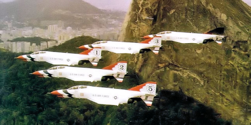 Illustration for article titled A Brief Primer on the USAF Thunderbirds